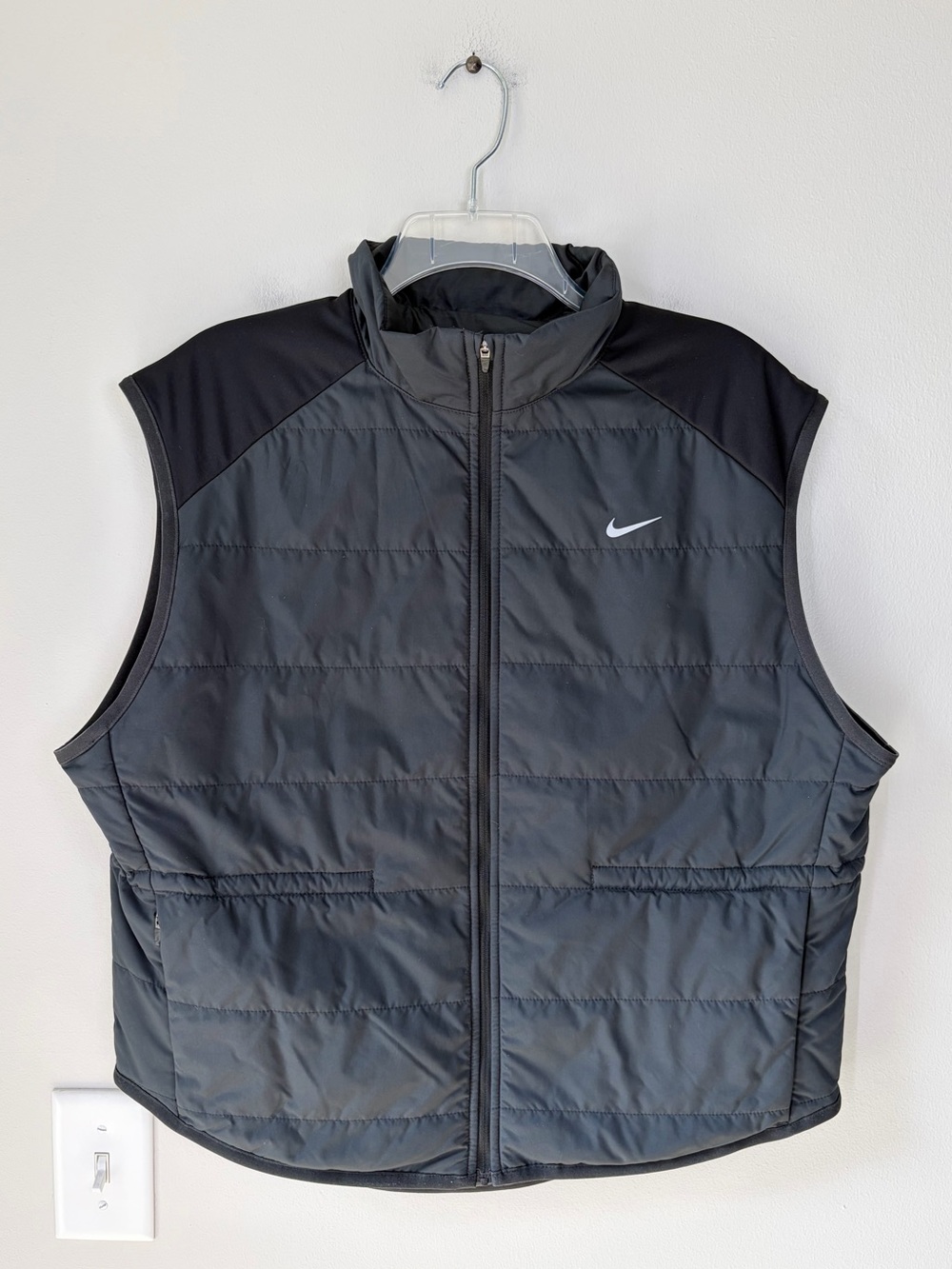 Nike Women's Dark Gray and Black Swift Therma-FIT Running Vest
